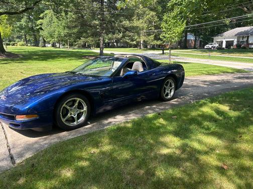 Blue 2004 Chevrolet Corvette Base