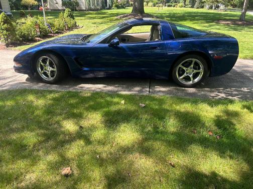 Blue 2004 Chevrolet Corvette Base