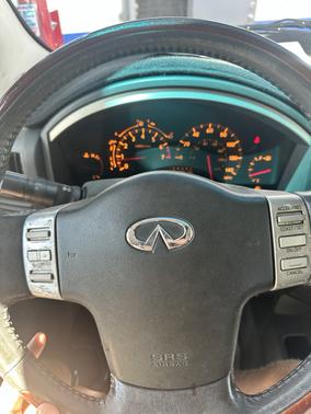 Black 2006 INFINITI QX56 Base