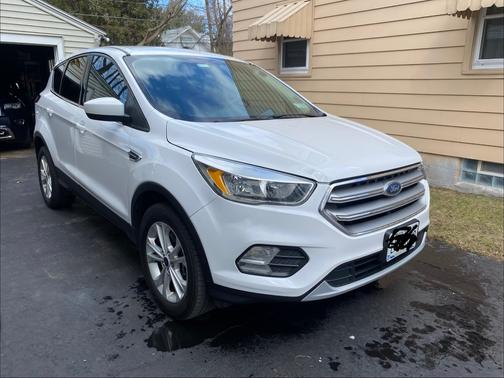 White 2017 Ford Escape SE