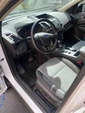 White 2017 Ford Escape SE