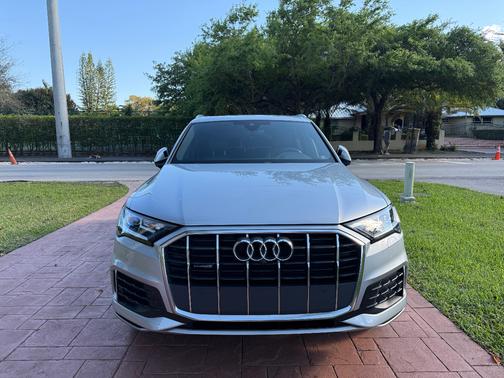 Silver 2022 Audi Q7 45 Premium
