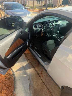 2011 Ford Mustang V6 Premium