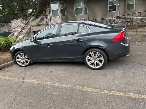 Gray 2012 Volvo S60 T6