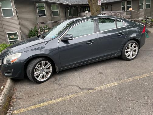 Gray 2012 Volvo S60 T6