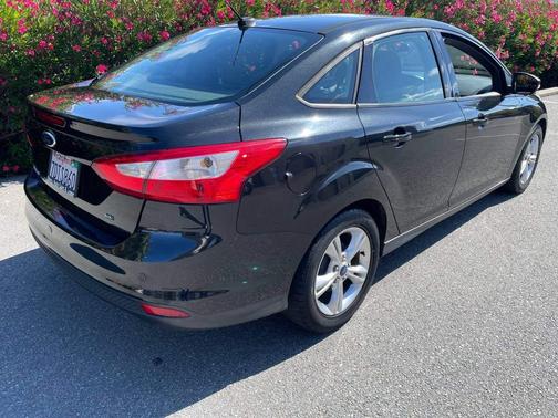 Black 2014 Ford Focus SE