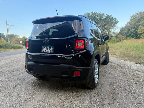 Black 2017 Jeep Renegade Latitude
