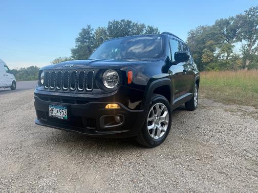 Black 2017 Jeep Renegade Latitude