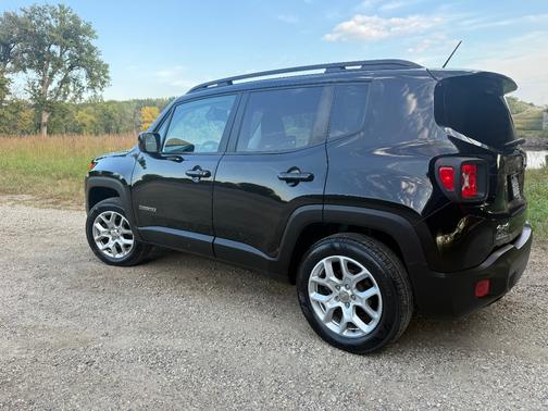 Black 2017 Jeep Renegade Latitude