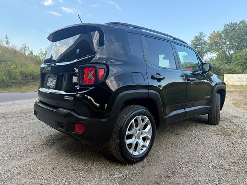Black 2017 Jeep Renegade Latitude