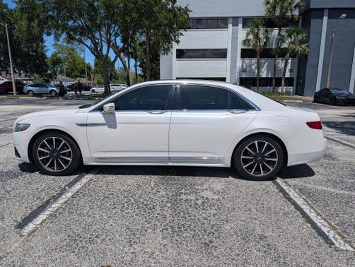 2017 Lincoln Continental Reserve