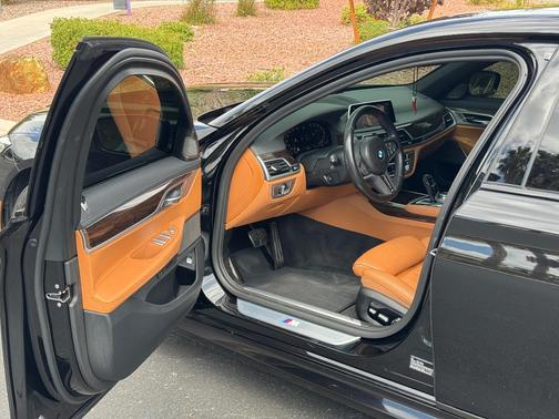 Black 2020 BMW 740 i