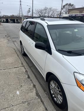 2010 Toyota Sienna XLE