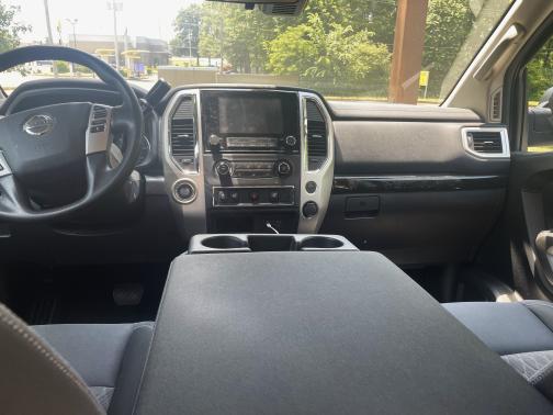 2021 Nissan Titan SV