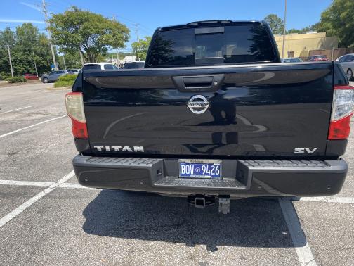 2021 Nissan Titan SV