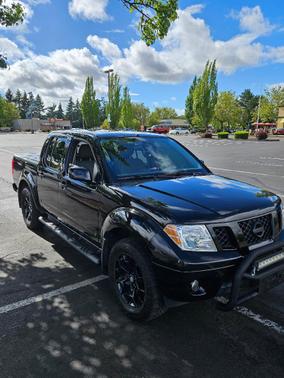 Black 2019 Nissan Frontier SV