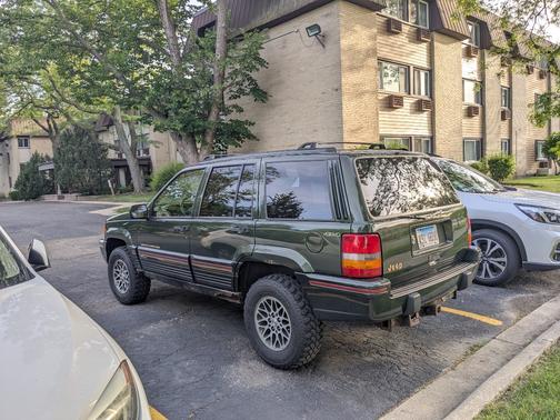 Green 1995 Jeep Grand Cherokee Limited 4WD