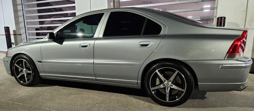 Silver 2006 Volvo S60 R