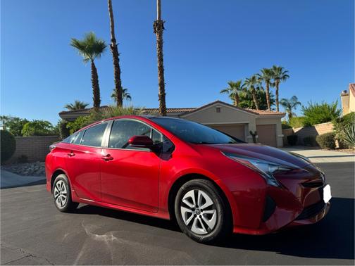 2016 Toyota Prius Three