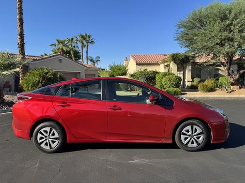 2016 Toyota Prius Three