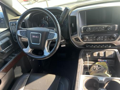 White 2018 GMC Sierra 1500 SLT