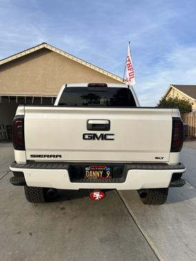 White 2018 GMC Sierra 1500 SLT