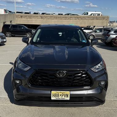 Gray 2020 Toyota Highlander LE