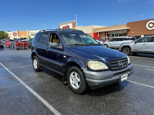 Black 1999 Mercedes-Benz M-Class ML320