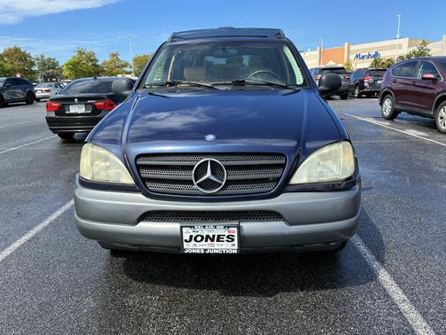 Black 1999 Mercedes-Benz M-Class ML320