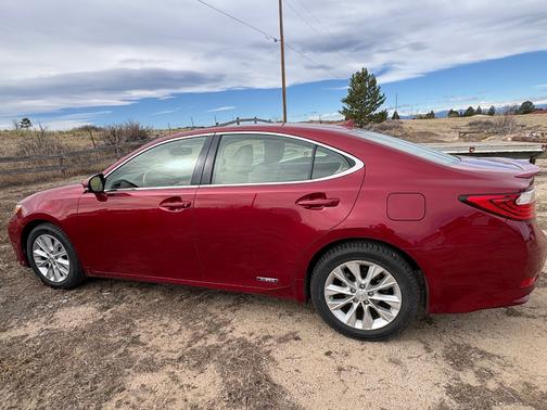 2014 Lexus ES 300h Base