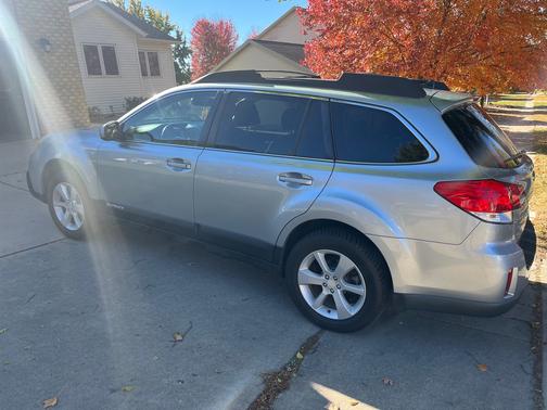 2014 Subaru Outback 2.5i Premium