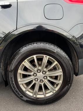 Black 2017 Cadillac XT5 Luxury