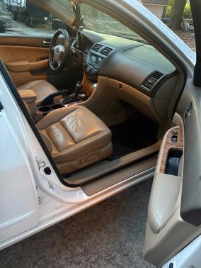 White 2004 Honda Accord EX-L