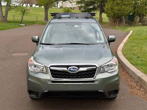 Green 2015 Subaru Forester 2.5i Premium