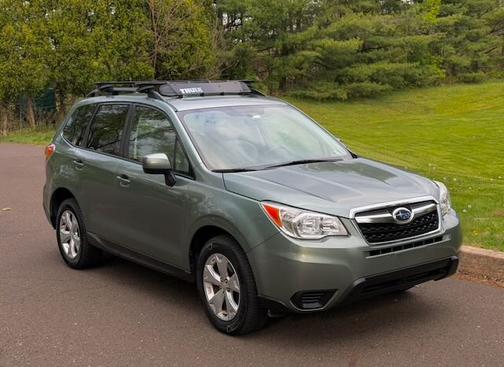 Green 2015 Subaru Forester 2.5i Premium