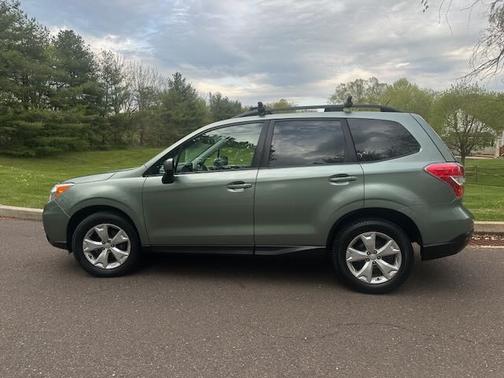 Green 2015 Subaru Forester 2.5i Premium