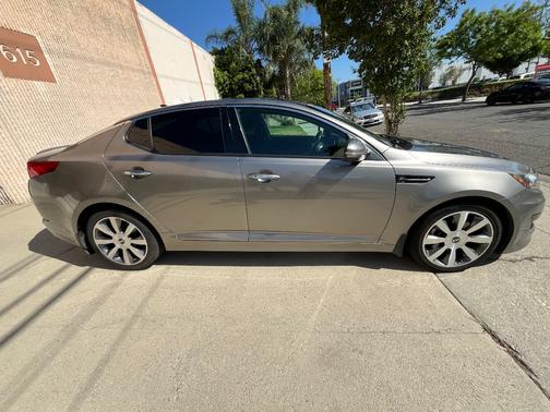 Beige 2013 Kia Optima SX