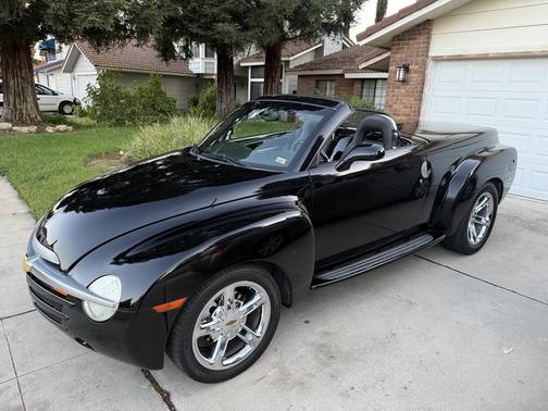 Black 2005 Chevrolet SSR Base