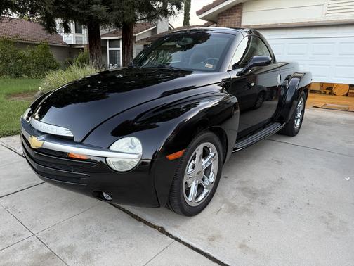 Black 2005 Chevrolet SSR Base