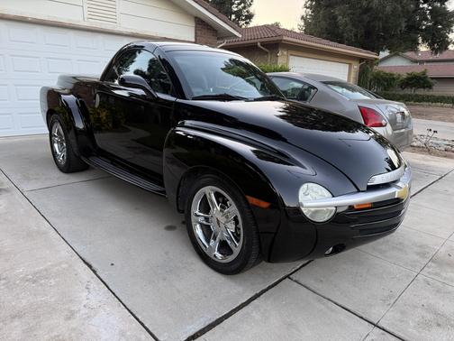 Black 2005 Chevrolet SSR Base