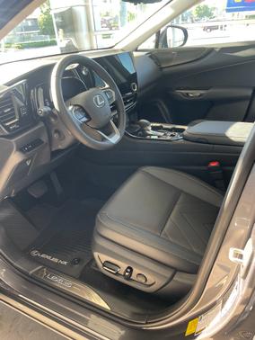 2025 Lexus NX 450h+ Luxury AWD