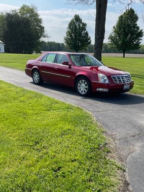 Red 2008 Cadillac DTS Luxury II