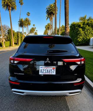 Black 2022 Mitsubishi Outlander Black Edition