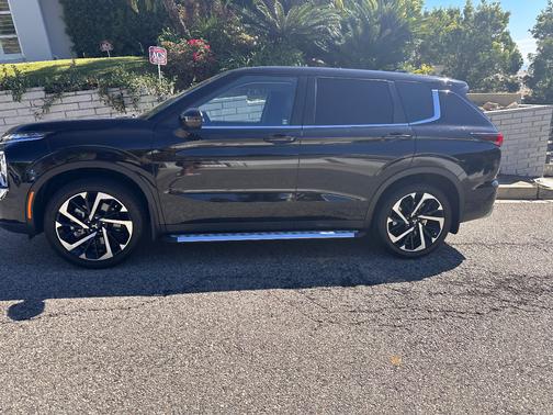 2022 Mitsubishi Outlander Black Edition