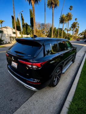 Black 2022 Mitsubishi Outlander Black Edition