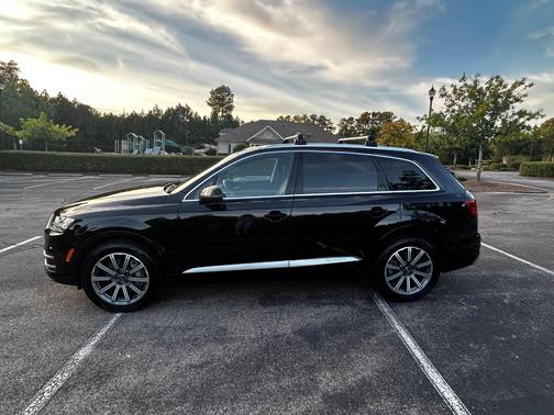 Black 2018 Audi Q7 3.0T Premium Plus