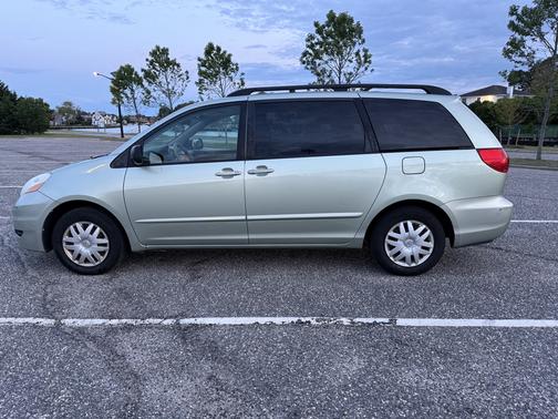 2008 Toyota Sienna LE