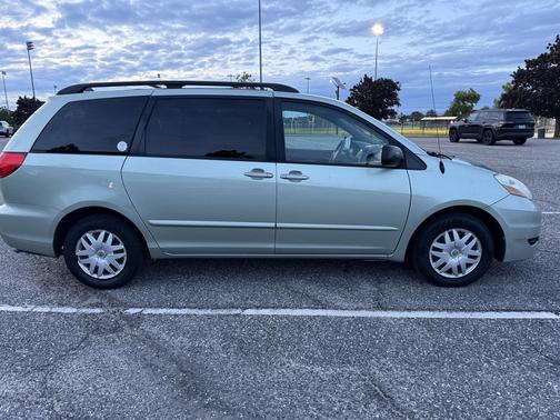 2008 Toyota Sienna LE