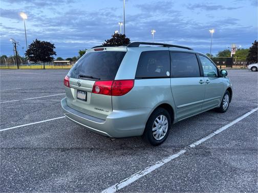 2008 Toyota Sienna LE