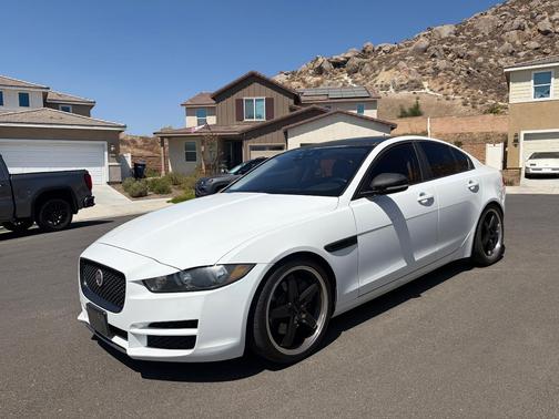 White 2017 Jaguar XE 25t
